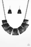 Paparazzi ♥ Here Comes The Huntress - Black ♥ Necklace