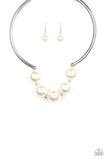 Paparazzi ♥ Welcome To Wall Street - White Necklace